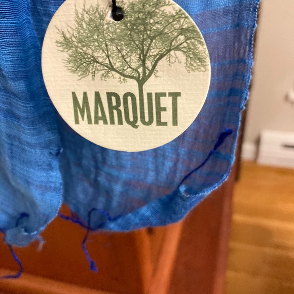 Woman’s scarf - Picture 2 of 3